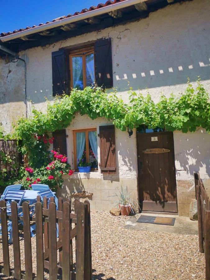 Les Verges Gites Exideuil-sur-Vienne Exterior photo